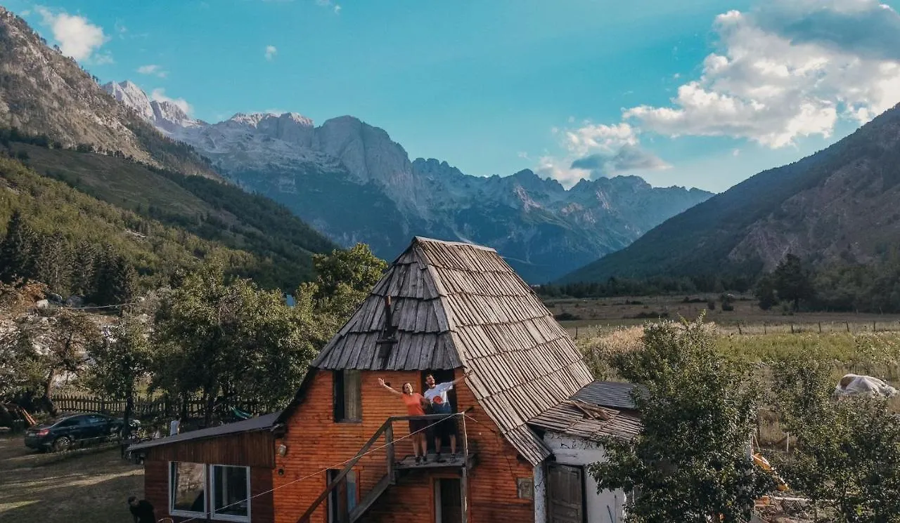 Bujtina 2 0*, Valbone Albania